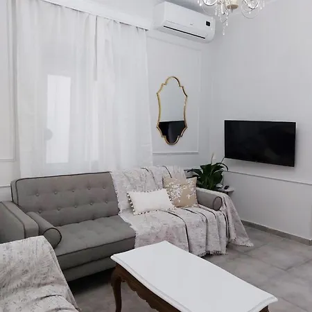 Niki's Dream House Apartment
